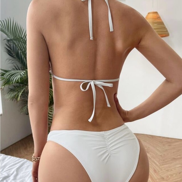 Cute White Crocheted Bikini with Scrunch Back Bottom - Size XL - Worn Once - Picture 10 of 10